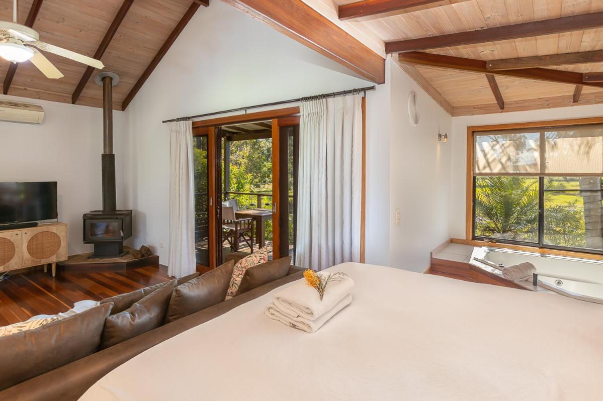 Lake Weyba Cottages Noosa ペレジアンビーチ エクステリア 写真