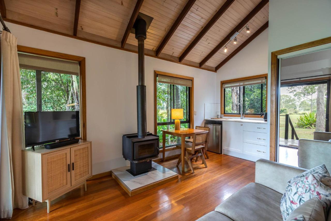 Lake Weyba Cottages Noosa ペレジアンビーチ エクステリア 写真